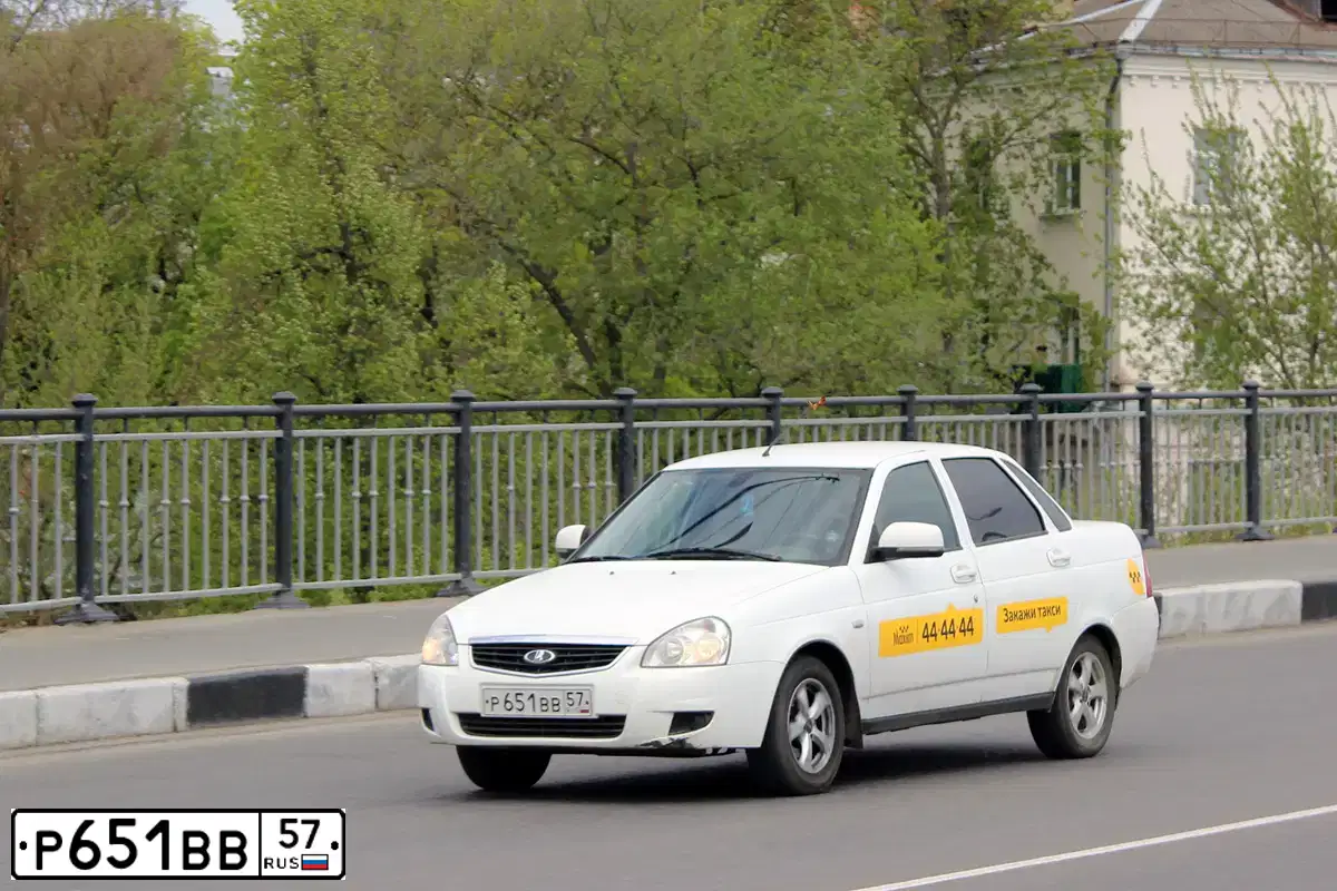 Фото автомобиля LADA 2170 PRIORA, 2012 — госномер М701ЕТ32. Цвет: Белый