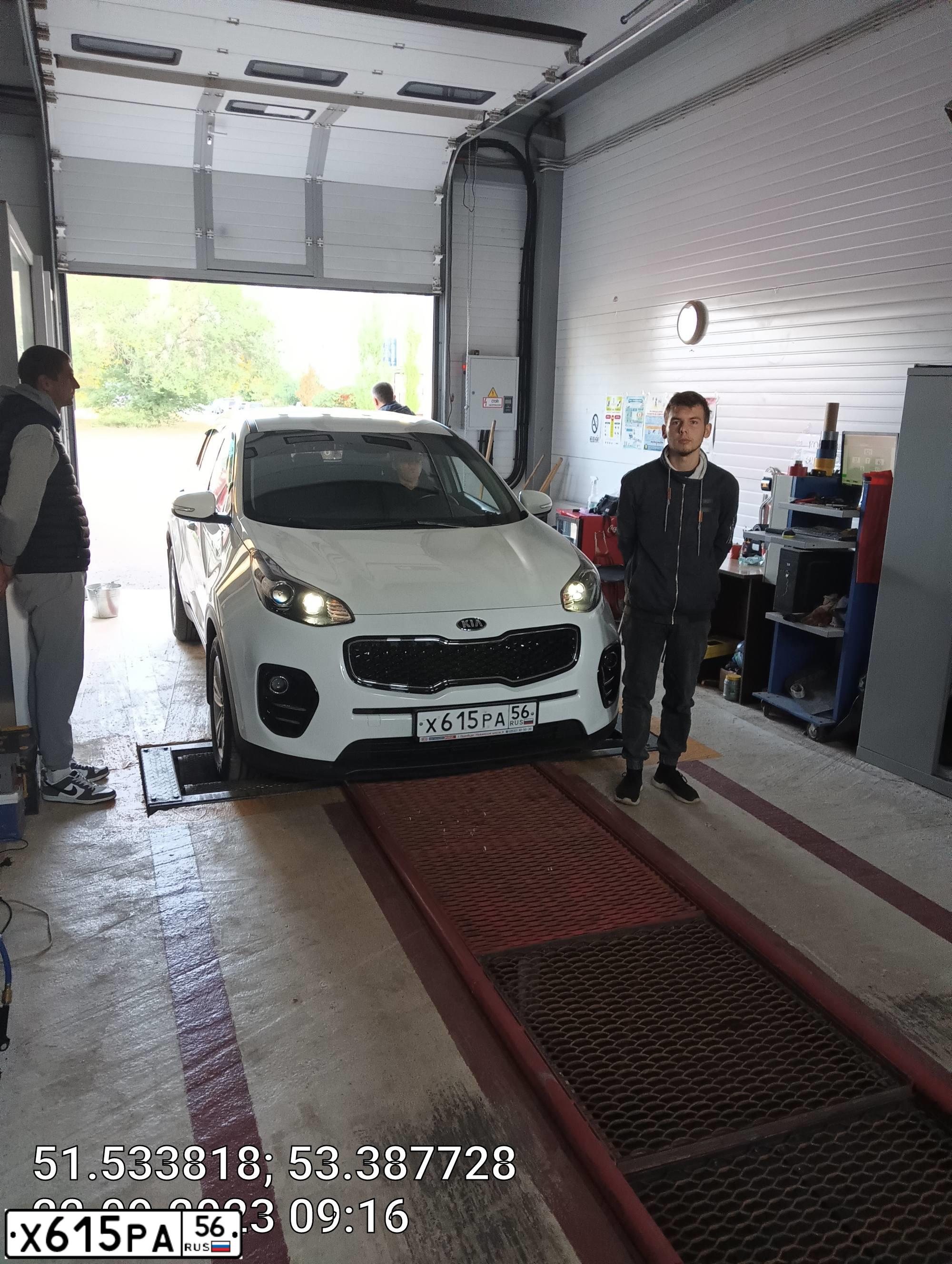 Фото автомобиля KIA SPORTAGE, 2018 — госномер Е331ВЕ156. Цвет: Белый
