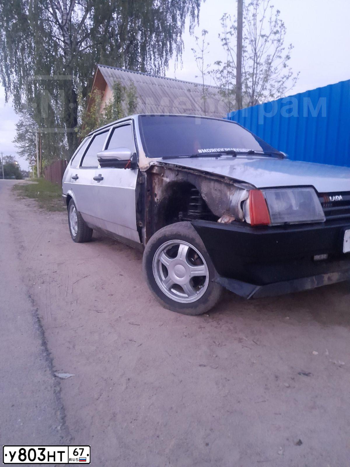 Фото автомобиля LADA 2109 SAMARA, 2001 — госномер М048ВК32. Цвет: Красный