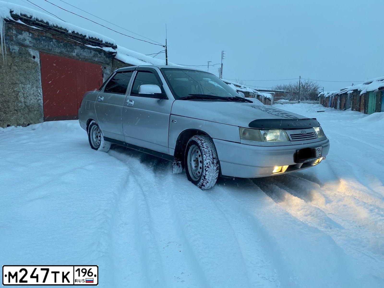 Фото автомобиля LADA 2110 LADA, 2004 — госномер М247ТК196. Цвет: СВЕТЛО-СЕРЫЙ