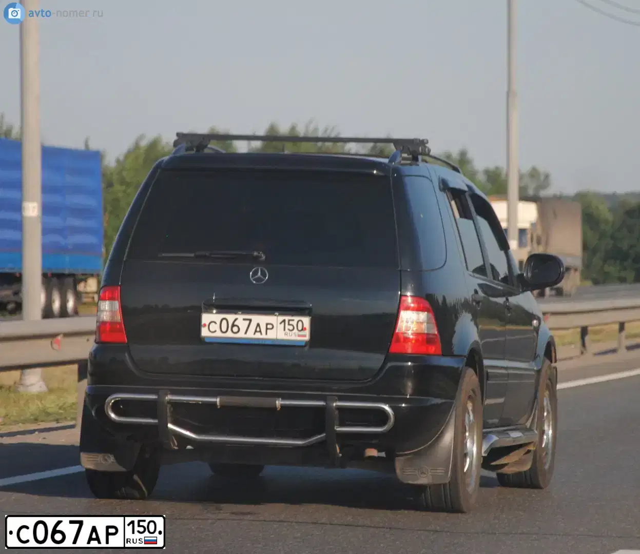 Фото автомобиля MERCEDES M-KLASSE, 2000 — госномер М860ЕС790. Цвет: ЧЕРНЫЙ