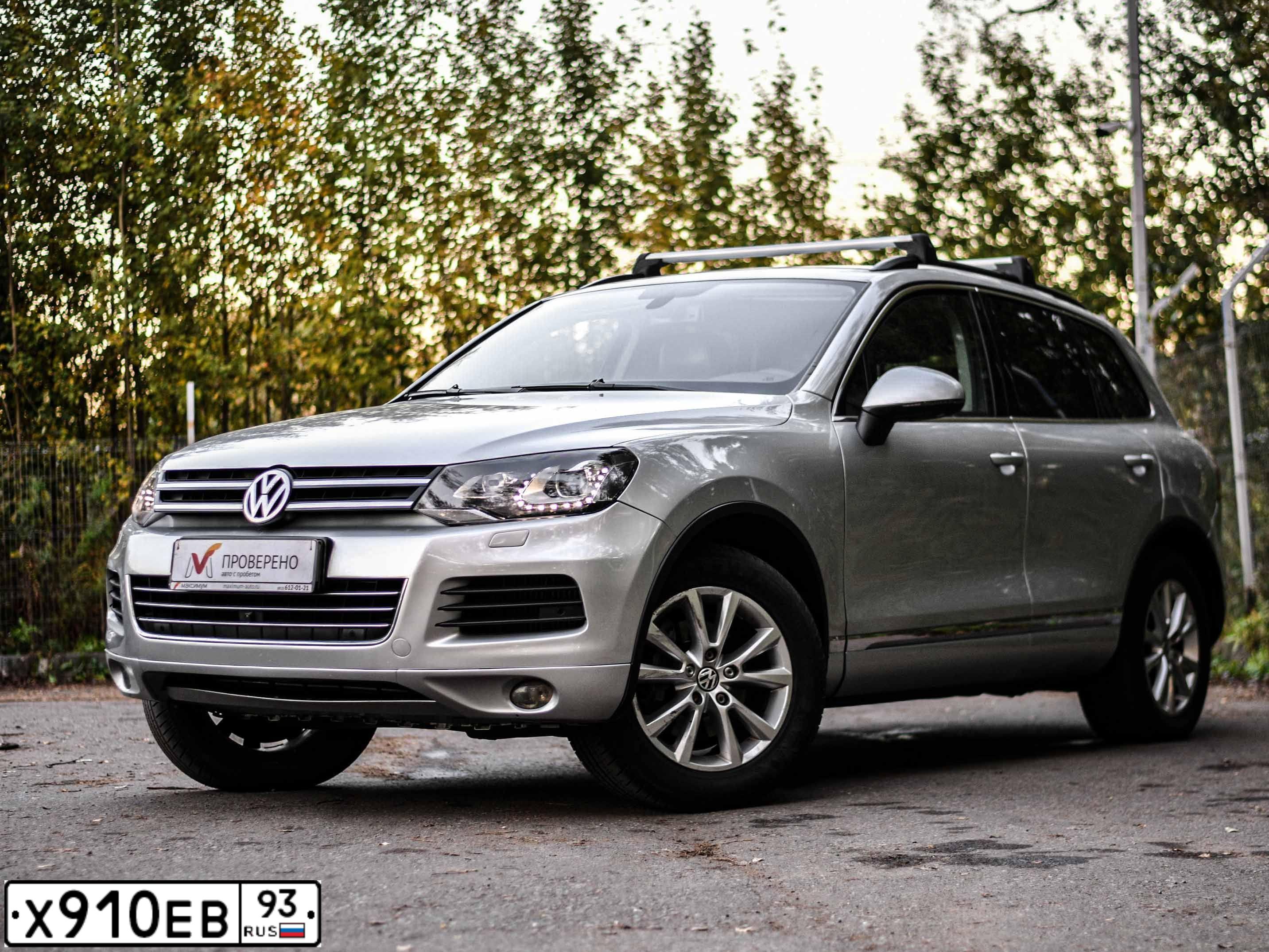 Фото автомобиля VOLKSWAGEN TOUAREG, 2006 — госномер Х910ЕВ93. Цвет: Серебристый