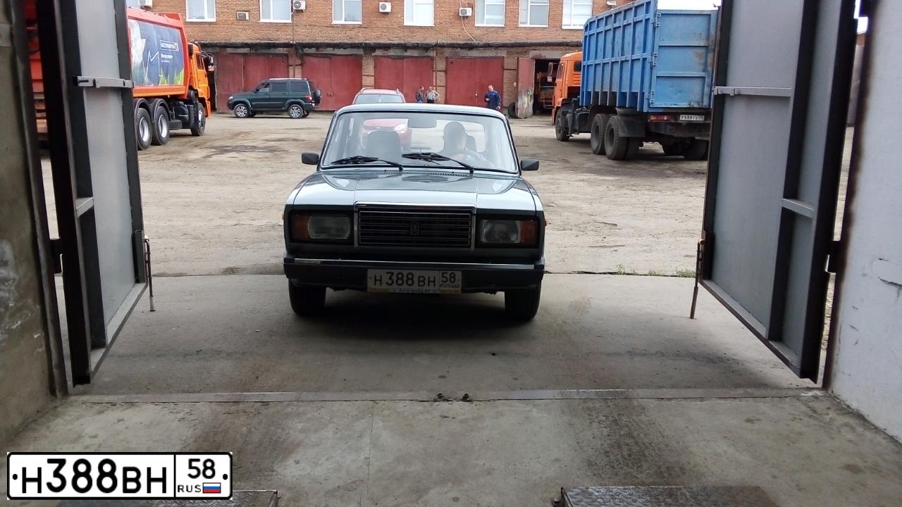 Фото автомобиля LADA 2112, 2001 — госномер Н388ВМ58. Цвет: СЕРЕБРИСТО-ЗОЛОТОЙ