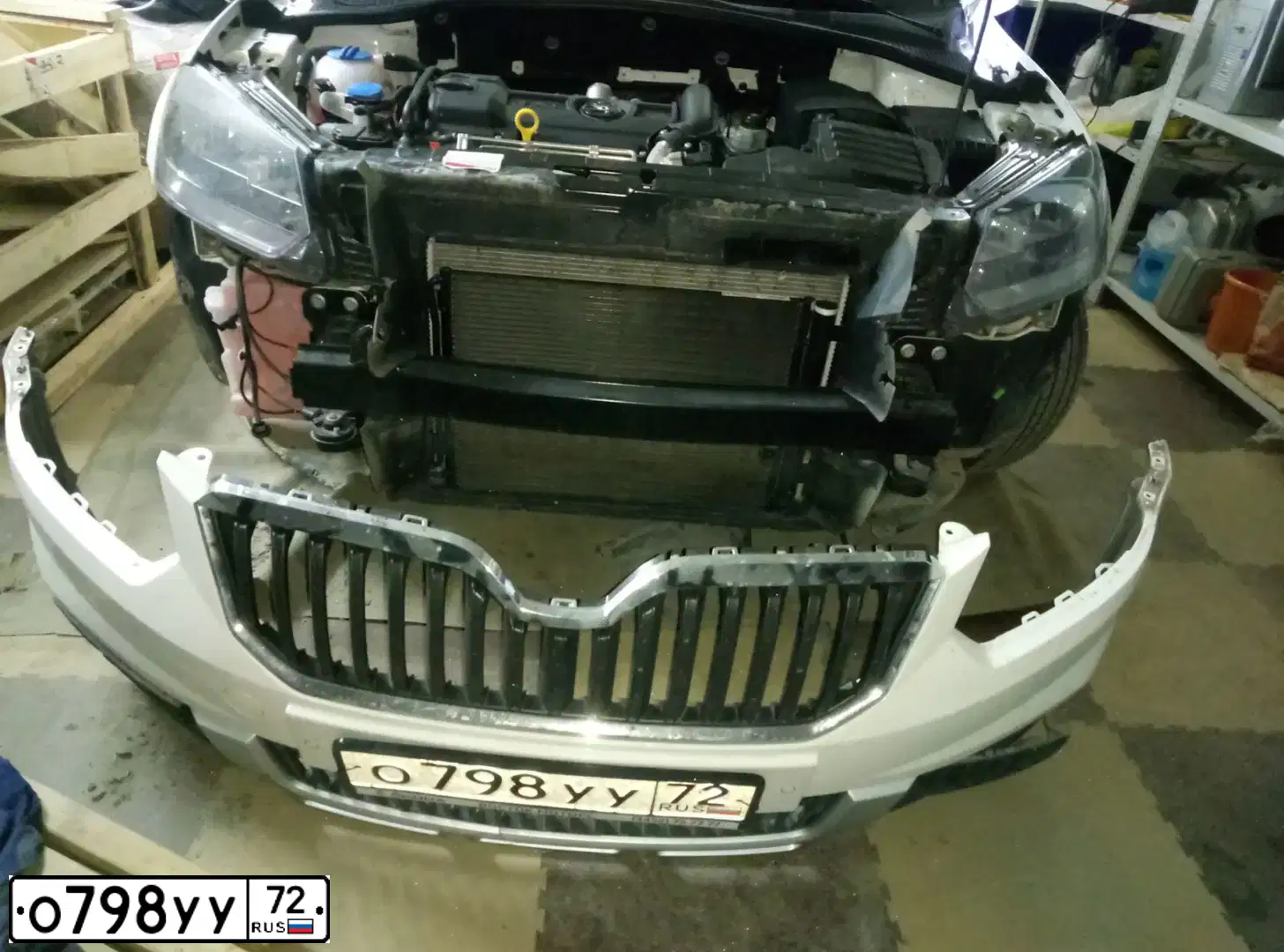 Фото автомобиля SKODA YETI, 2014 — госномер О798УУ72. Цвет: Белый