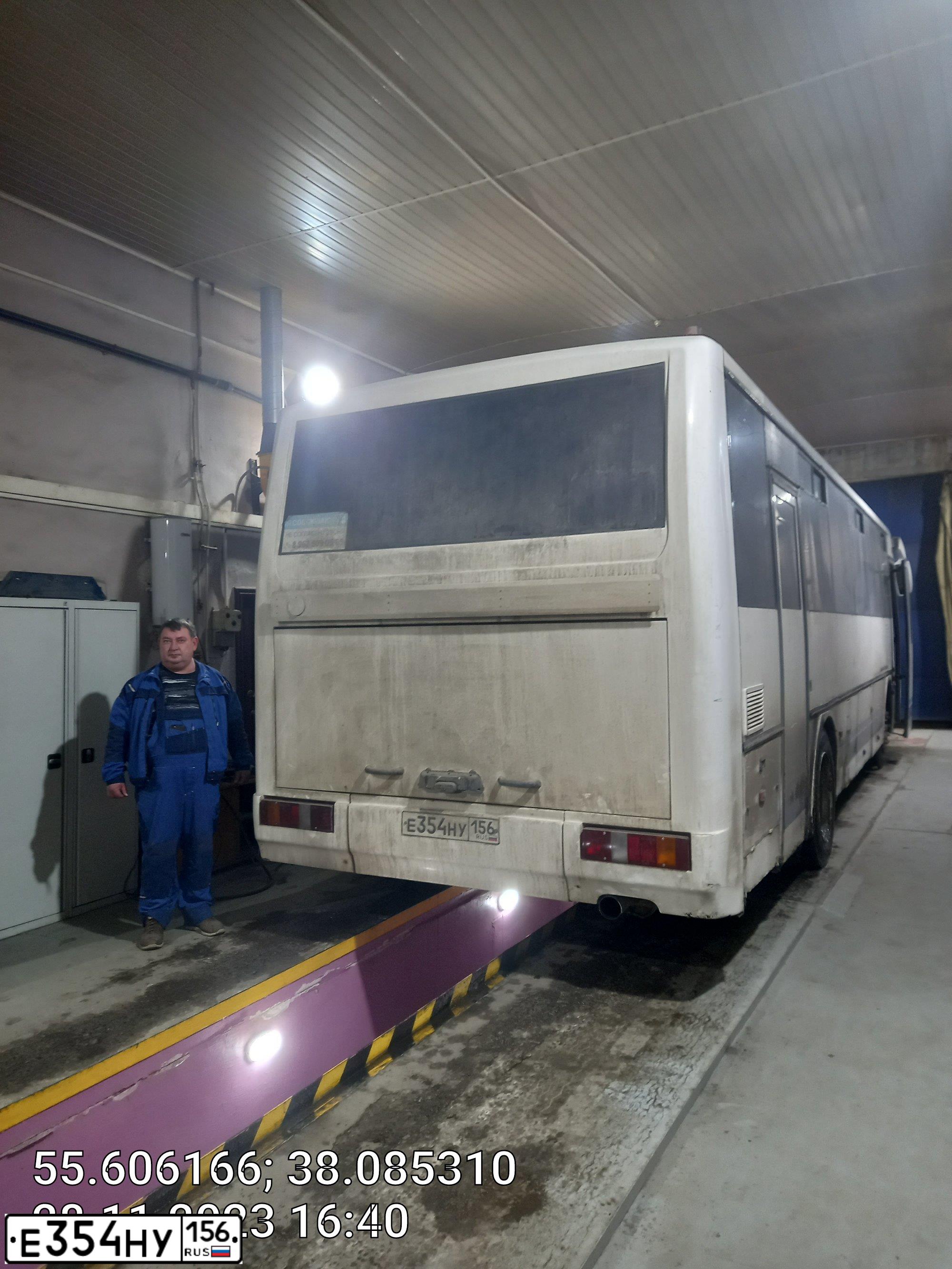 Фото автомобиля KAVZ 4238, 2011 — госномер Е354НУ156. Цвет: Белый