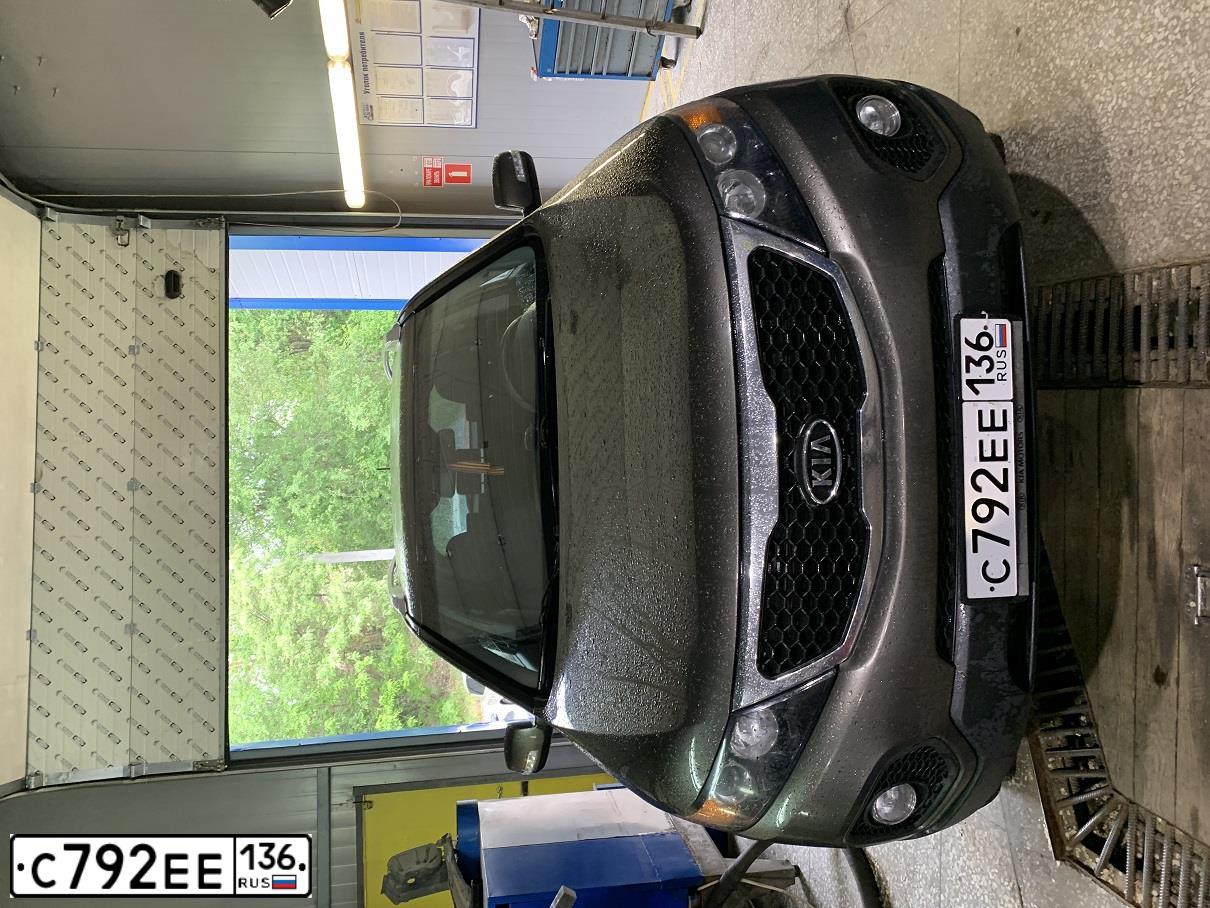 Фото автомобиля KIA SORENTO, 2010 — госномер Р099ОО68. Цвет: бронзовый