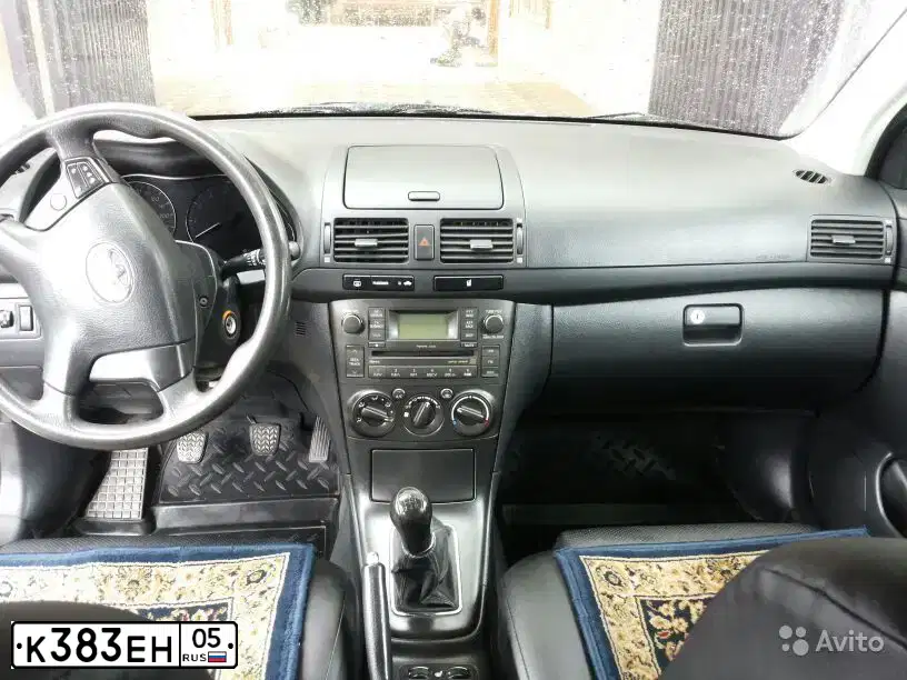 Фото автомобиля TOYOTA RAV4, 2015 — госномер К383ЕН05. Цвет: БЕЛЫЙ
