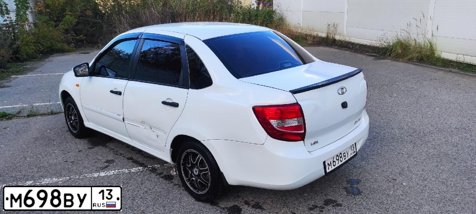 Фото автомобиля LADA 2190 GRANTA, 2015 — госномер М698ВУ13. Цвет: Белый