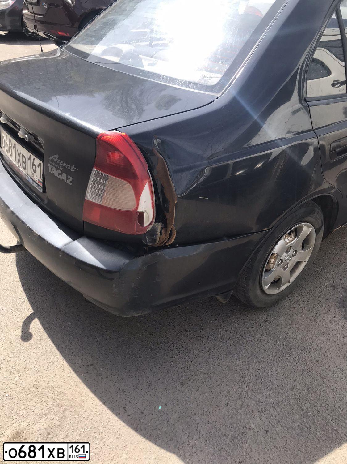 Фото автомобиля HYUNDAI ACCENT, 2008 — госномер С033ЕР761. Цвет: ЧЕРНЫЙ