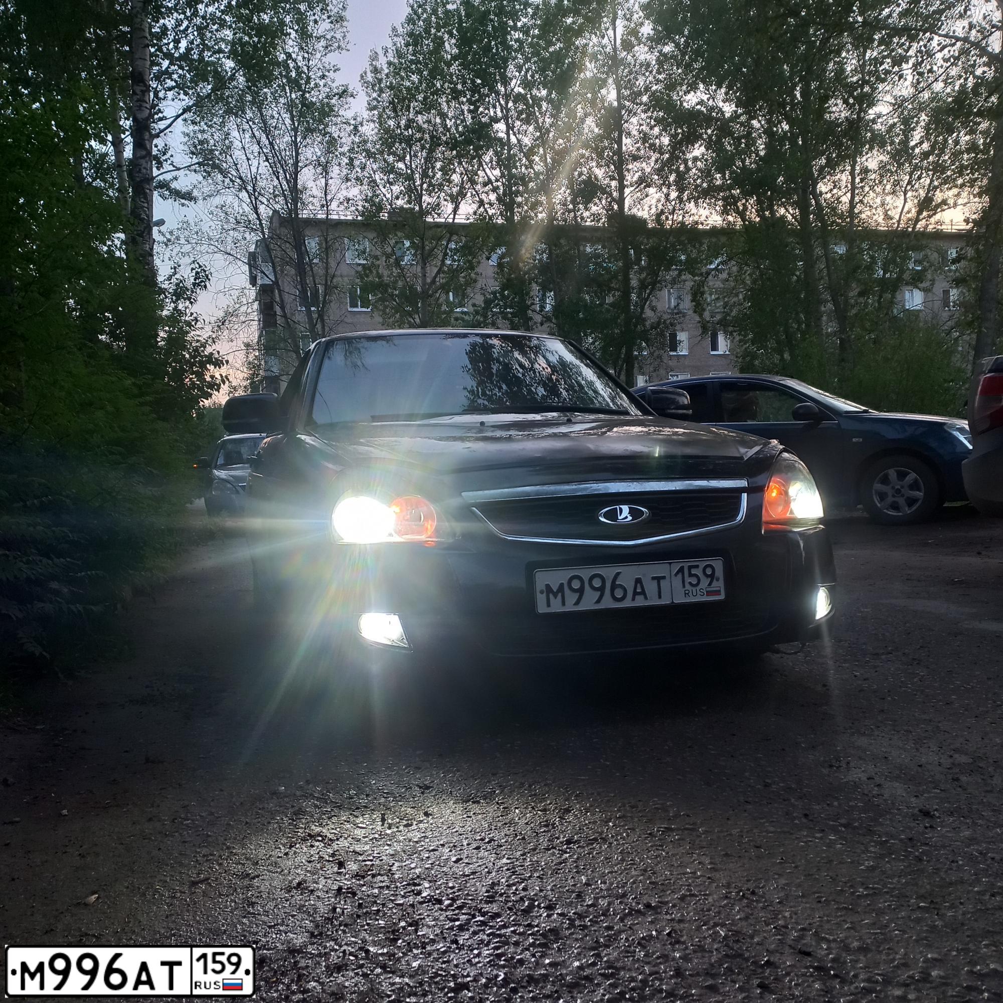 Фото автомобиля LADA 2170 PRIORA, 2008 — госномер М996АТ159. Цвет: Сине-Черный