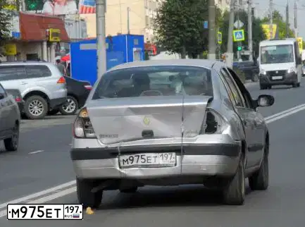 Фото автомобиля RENAULT SYMBOL, 2006 — госномер М975ЕТ197. Цвет: СЕРЫЙ
