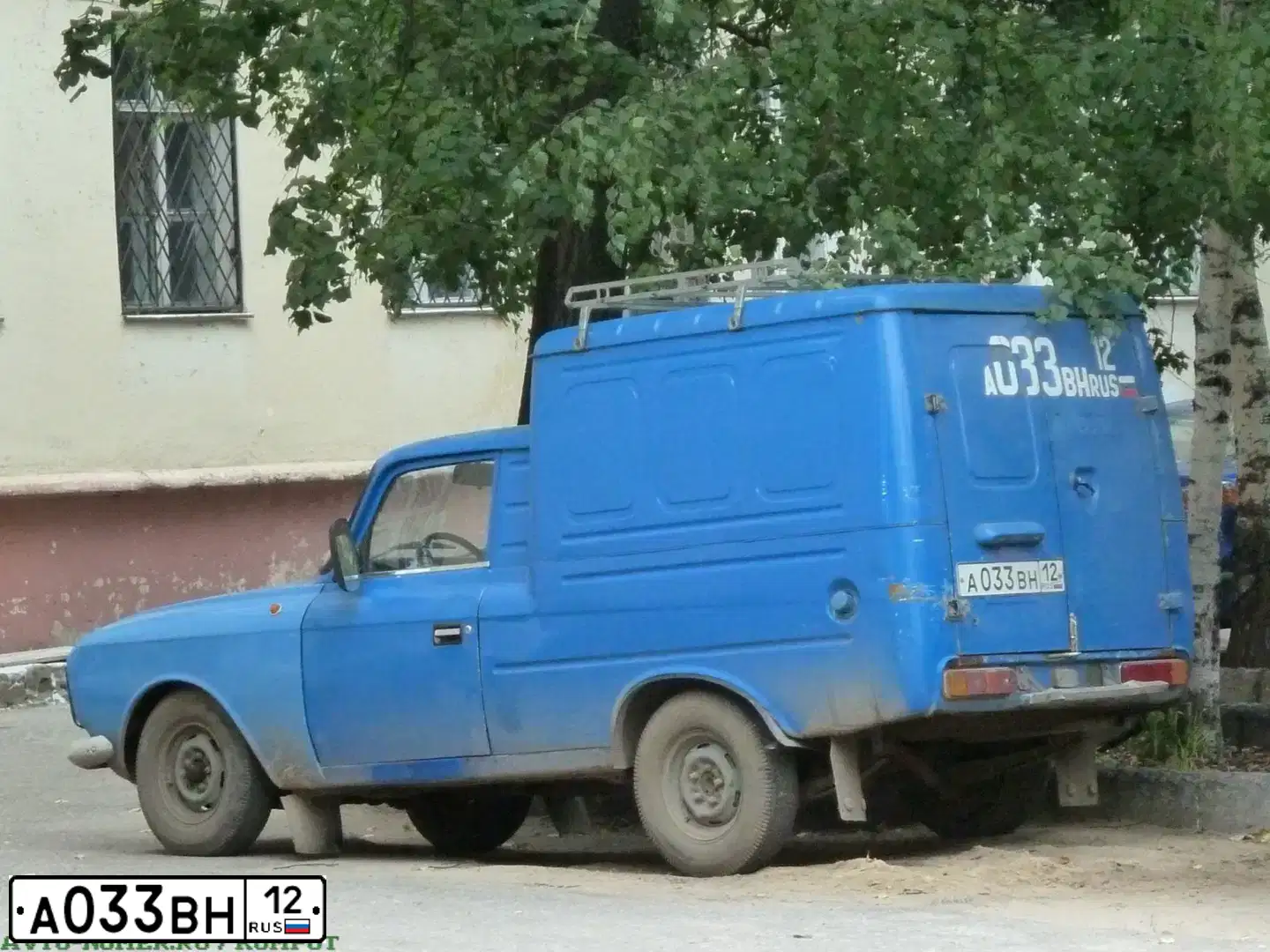 Фото автомобиля IZH 2715, 1990 — госномер А033ВН12. Цвет: СВЕТЛО-ГОЛУБОЙ