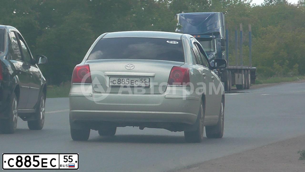 Фото автомобиля TOYOTA AVENSIS, 2006 — госномер С885ЕС55. Цвет: Серебристый