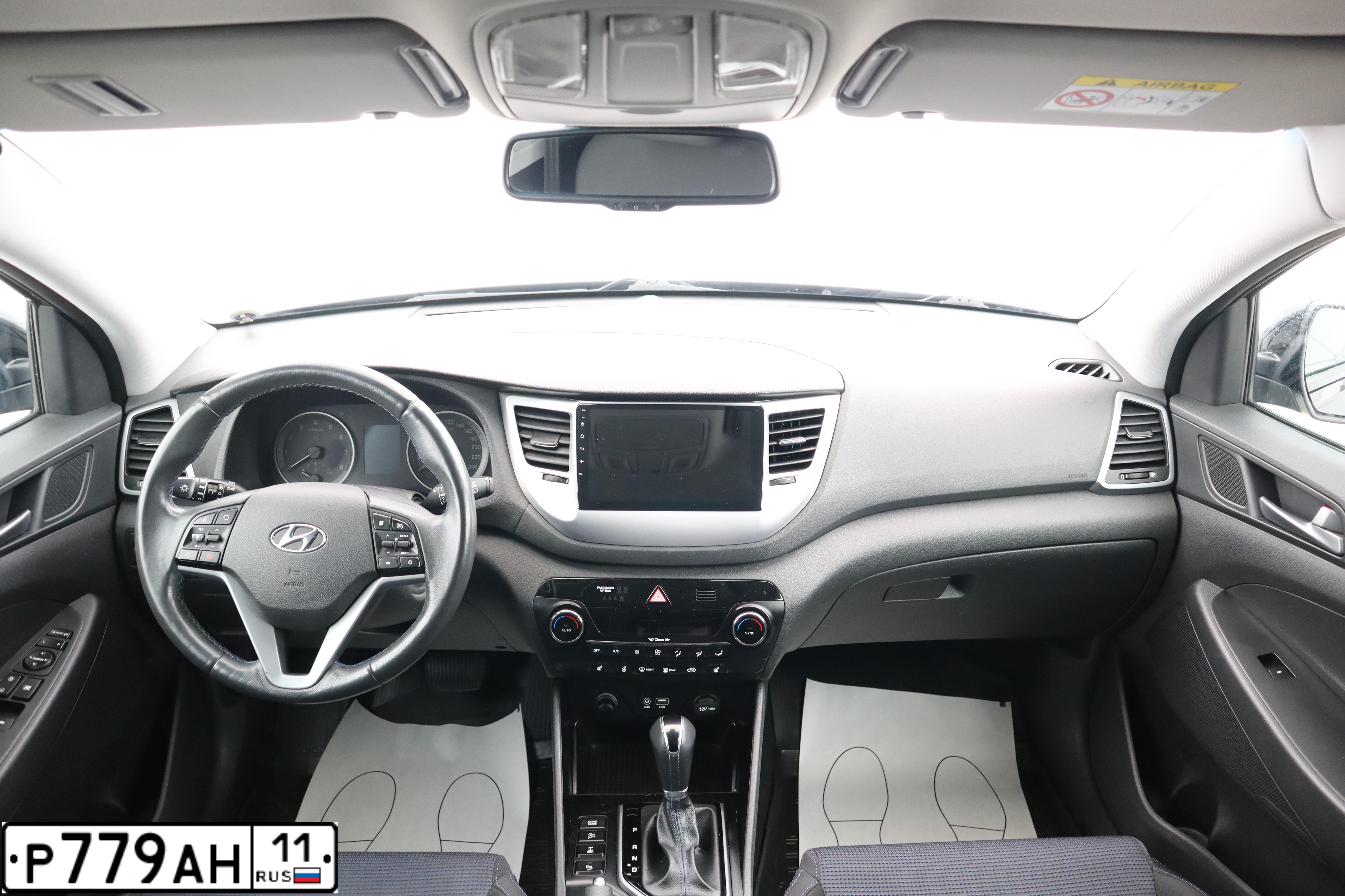 Фото автомобиля HYUNDAI TUCSON, 2015 — госномер С272ЕВ40. Цвет: ЧЕРНЫЙ