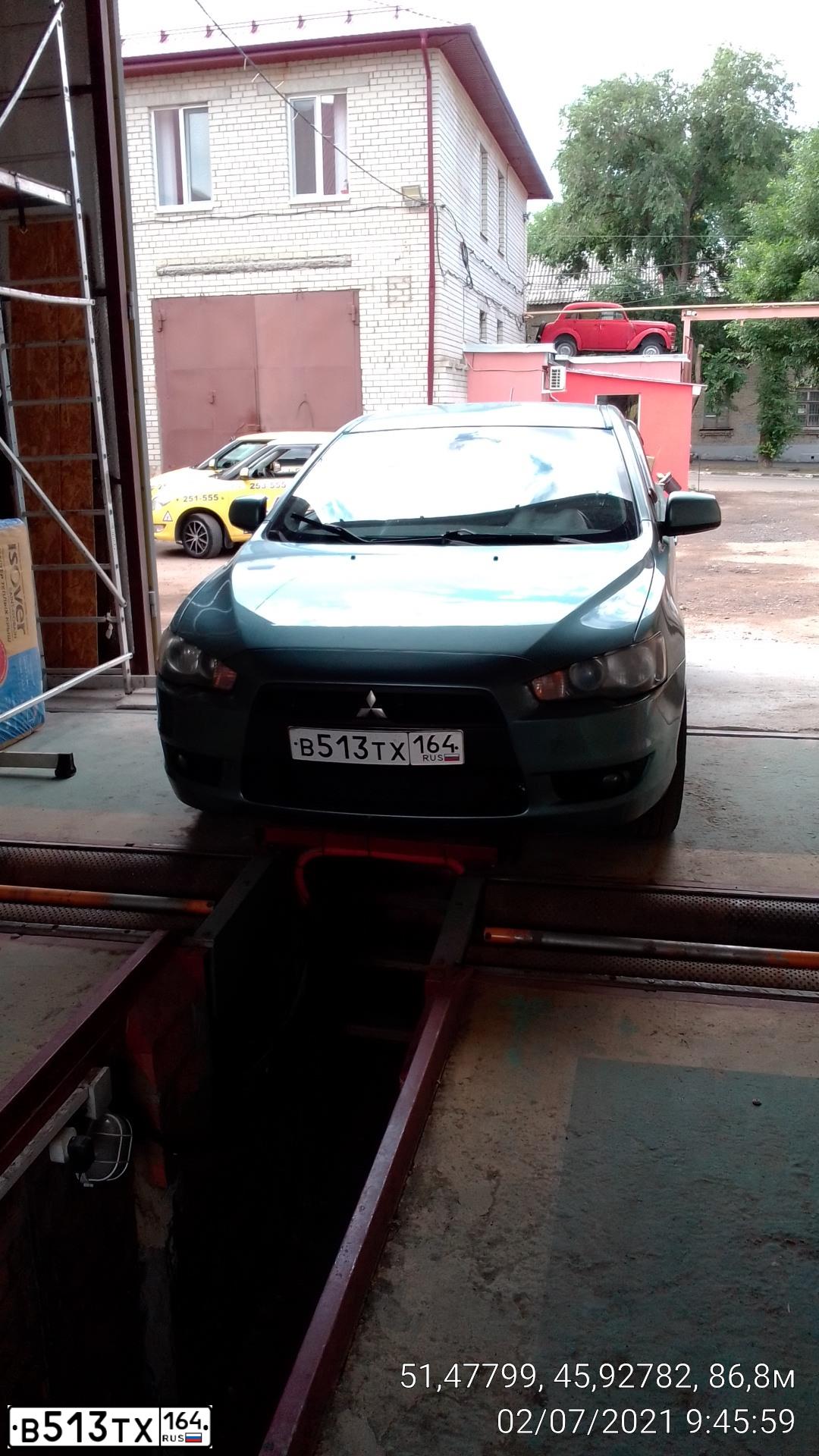Фото автомобиля MITSUBISHI LANCER, 2008 — госномер В513ТХ164. Цвет: СВЕТЛО-СЕРО-ЗЕЛЕНЫЙ