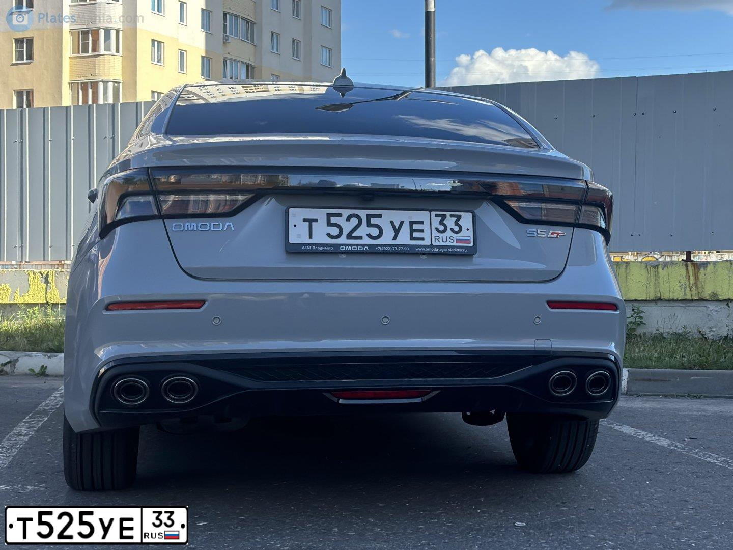 Фото автомобиля OMODA S5 GT М3ХАЕ01ТL5W3У2G3, 2023 — госномер Т525УЕ33. Цвет: СЕРЫЙ