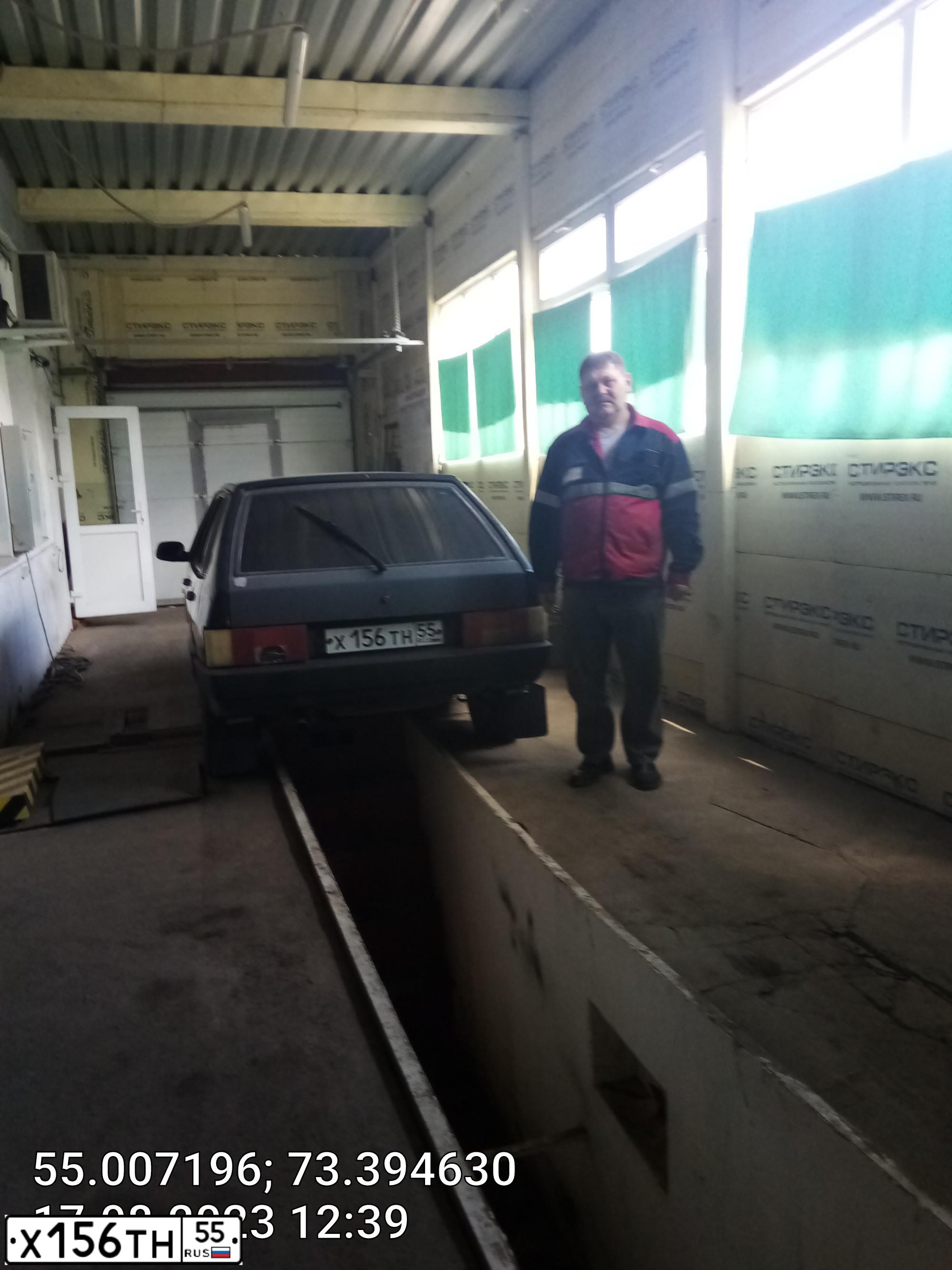 Фото автомобиля LADA 2109 SAMARA, 2003 — госномер Х156ТН55. Цвет: ЧЕРНЫЙ МЕТАЛЛИК