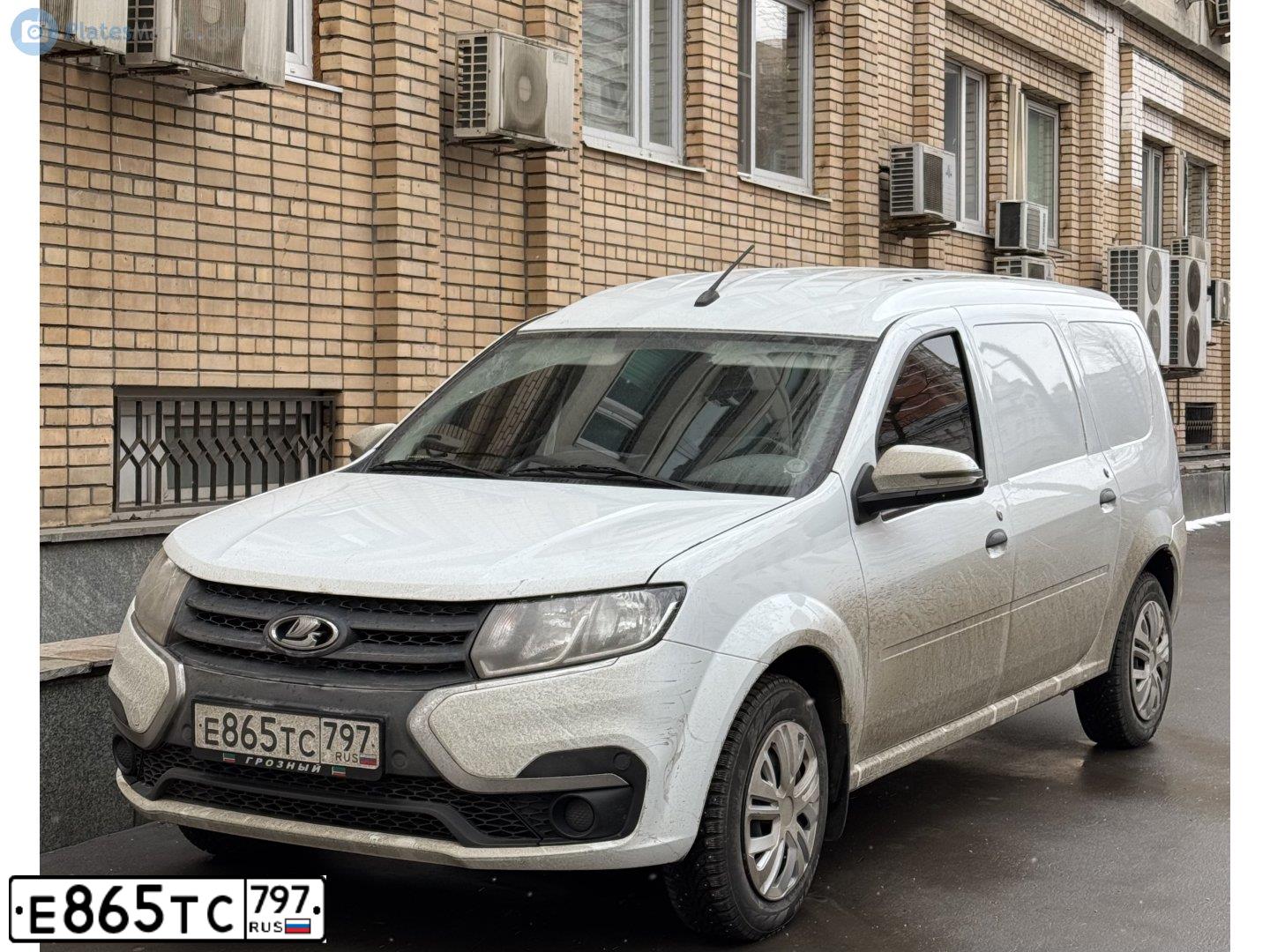 Фото автомобиля VAZ LADA LARGUS FS025L, 2024 — госномер Е865ТС797. Цвет: Белый