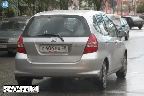 Фото автомобиля HAVAL JOLION, 2021 — госномер Н447УВ35. Цвет: Красный