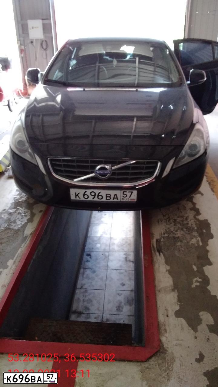 Фото автомобиля VOLVO S60, 2011 — госномер М837ММ46. Цвет: ЧЕРНЫЙ