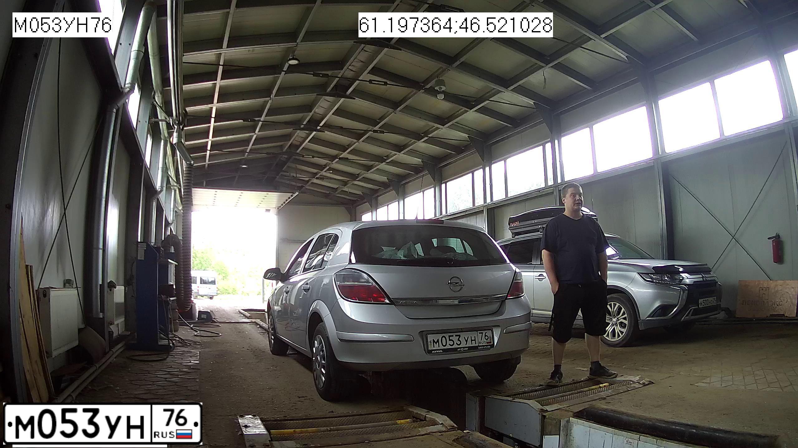 Фото автомобиля OPEL ASTRA, 2013 — госномер Р014СН29. Цвет: СЕРЕБРИСТЫЙ