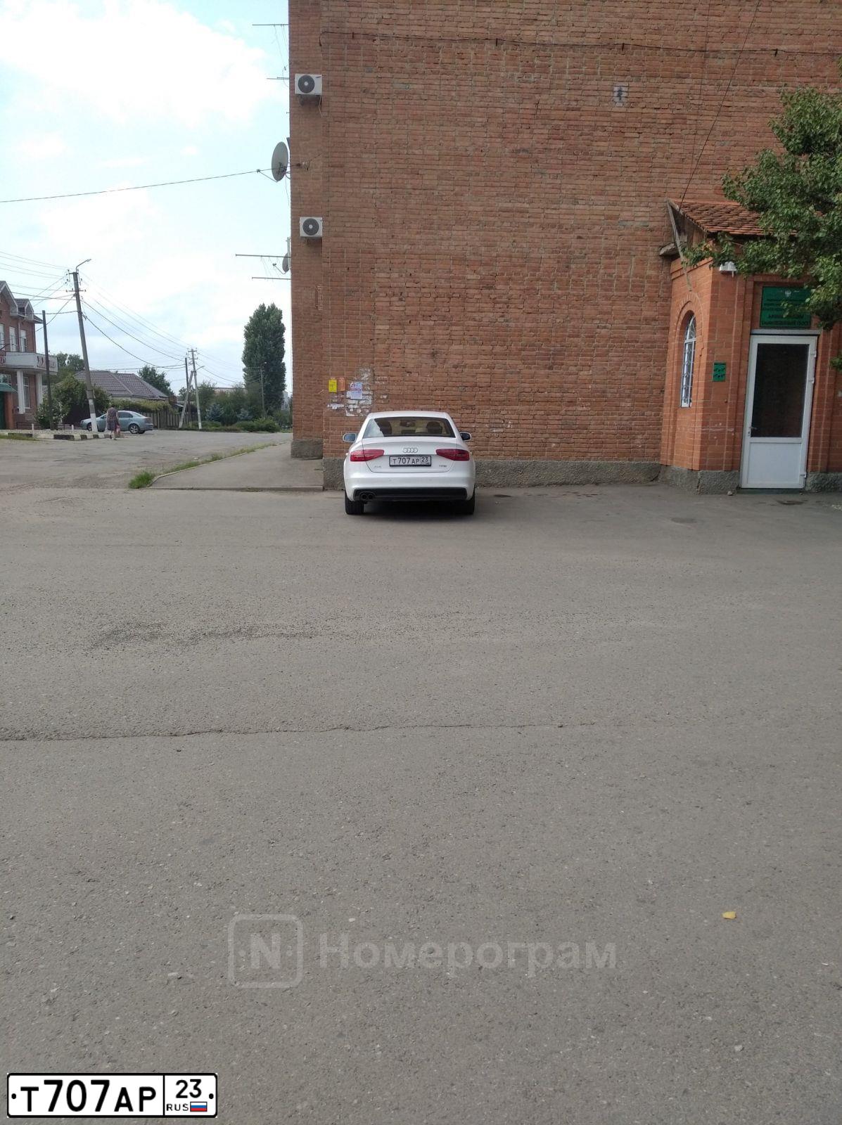 Фото автомобиля BMW X6, 2016 — госномер Т999СЕ93. Цвет: СЕРЫЙ МЕТАЛЛИК