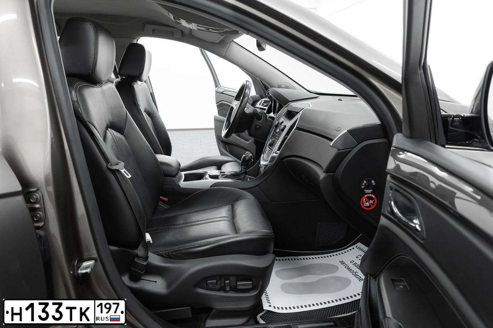 Фото автомобиля CADILLAC SRX, 2012 — госномер В494ХР37. Цвет: КОРИЧНЕВЫЙ МЕТАЛЛИК