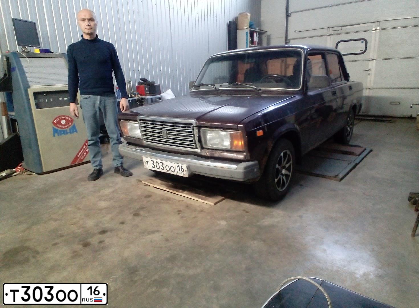 Фото автомобиля VAZ 2107 LADA, 2011 — госномер Т303ОО16. Цвет: ТЕМНО-ВИШНЕВЫЙ