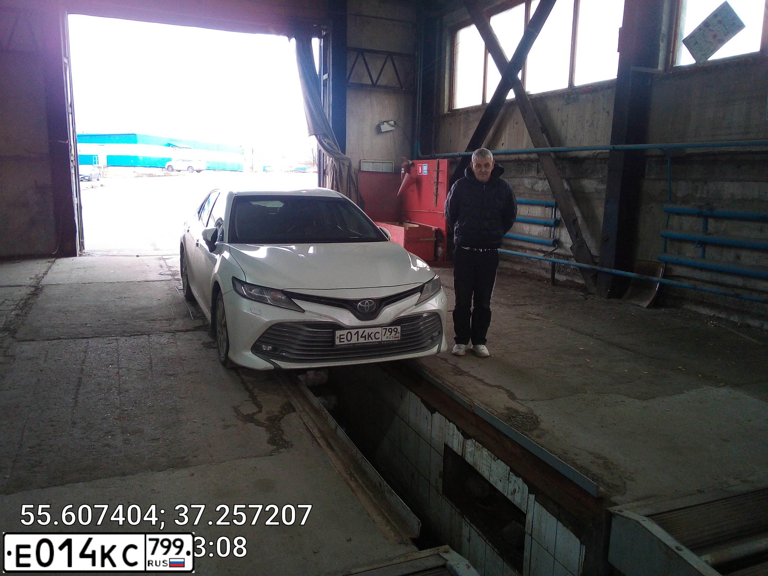 Фото автомобиля TOYOTA CAMRY, 2018 — госномер А553ТК252