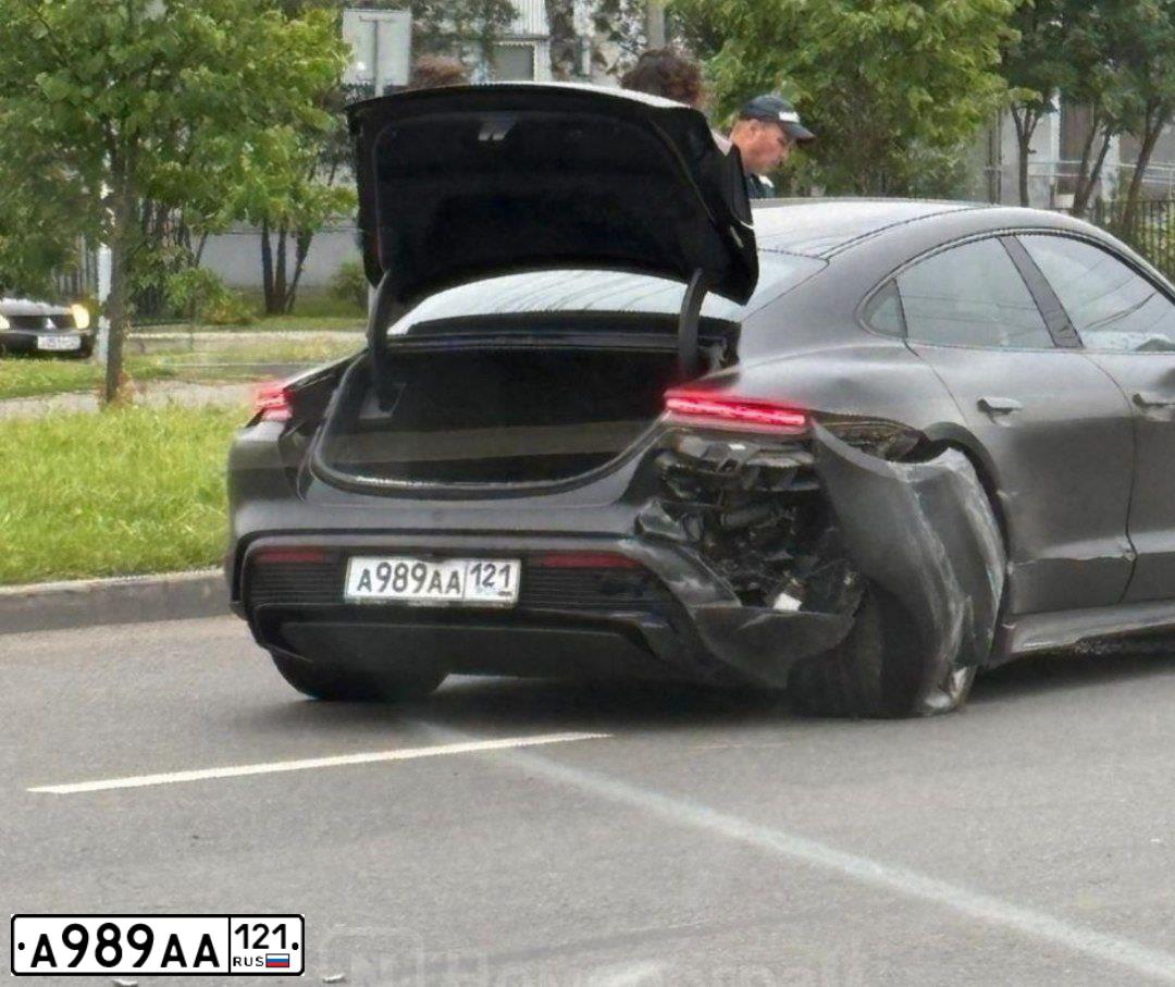Фото автомобиля KIA CEE'D, 2008 — госномер А989АА121. Цвет: БЕЖЕВЫЙ