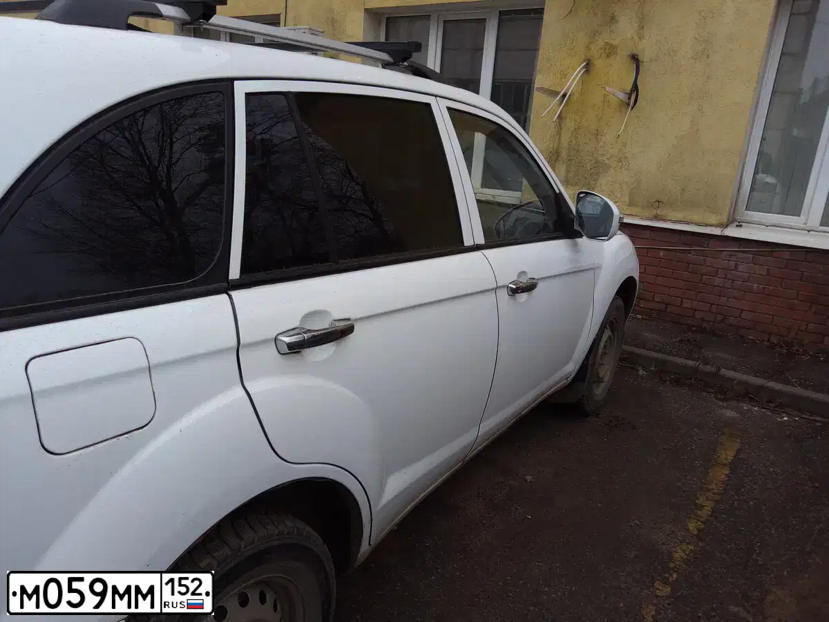 Фото автомобиля LIFAN X 60, 2013 — госномер М059ММ152. Цвет: Белый