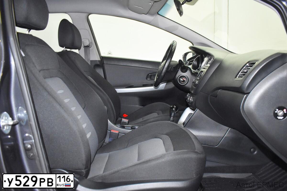 Фото автомобиля KIA CEED, 2015 — госномер Е498КВ977. Цвет: СЕРЫЙ