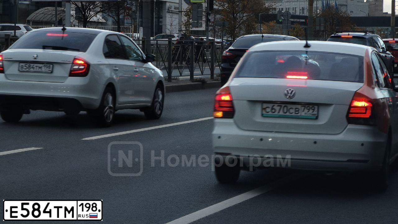 Фото автомобиля BMW SERIE 5, 2019 — госномер Е584ТМ198. Цвет: Черный