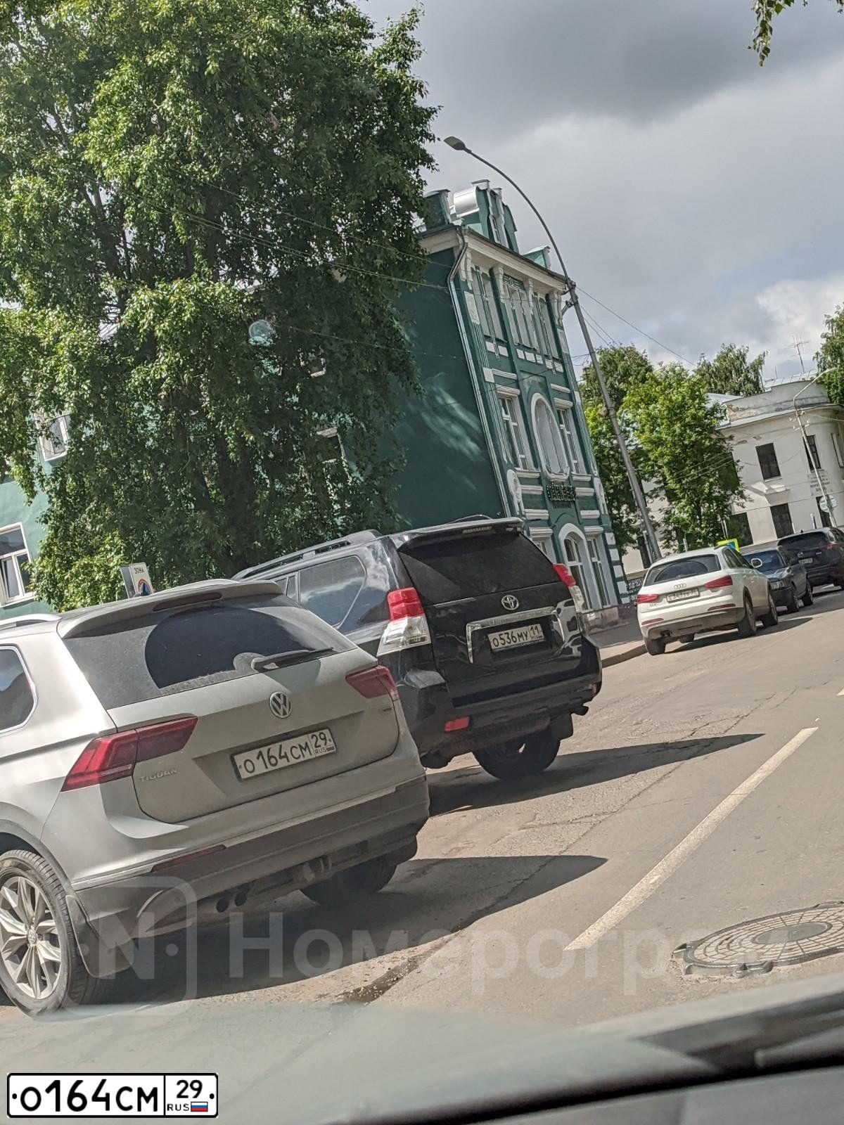 Фото автомобиля VOLKSWAGEN TIGUAN, 2018 — госномер О164СМ29. Цвет: Серебристый