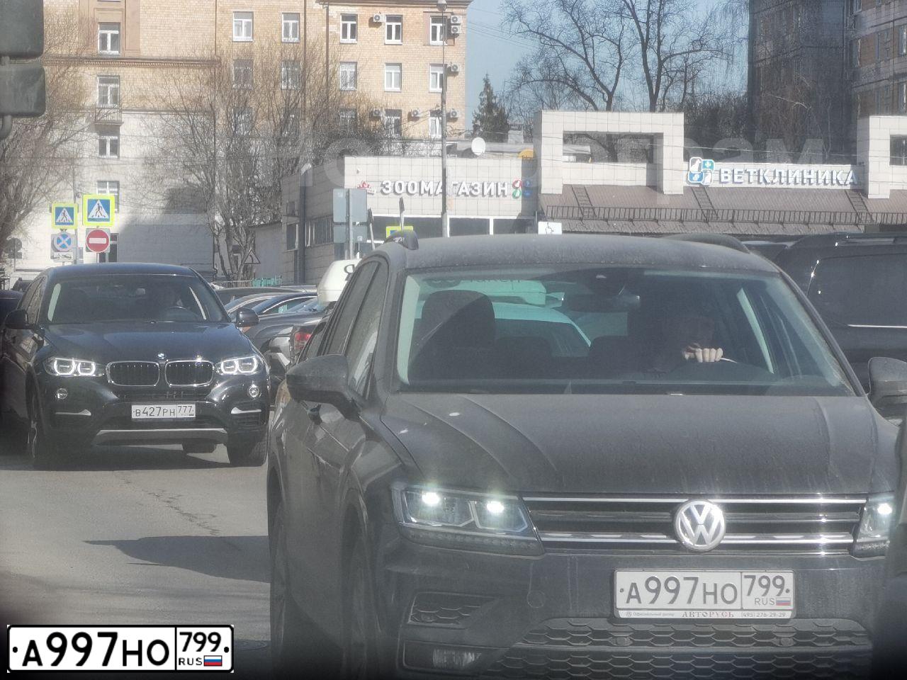 Фото автомобиля VOLKSWAGEN TIGUAN, 2019 — госномер А997НО799. Цвет: ЧЕРНЫЙ