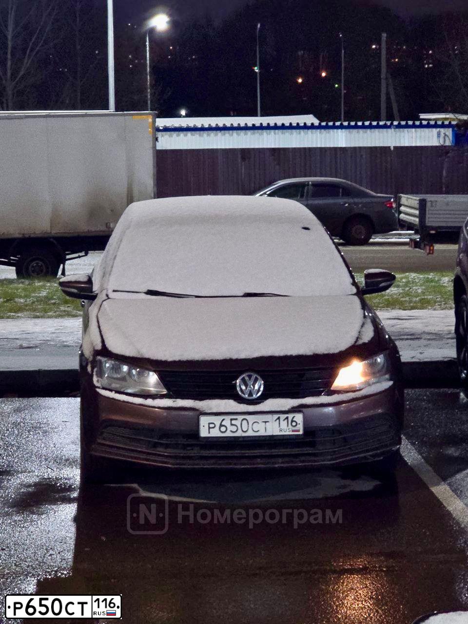 Фото автомобиля VOLKSWAGEN JETTA, 2014 — госномер Р650СТ116. Цвет: Коричневый