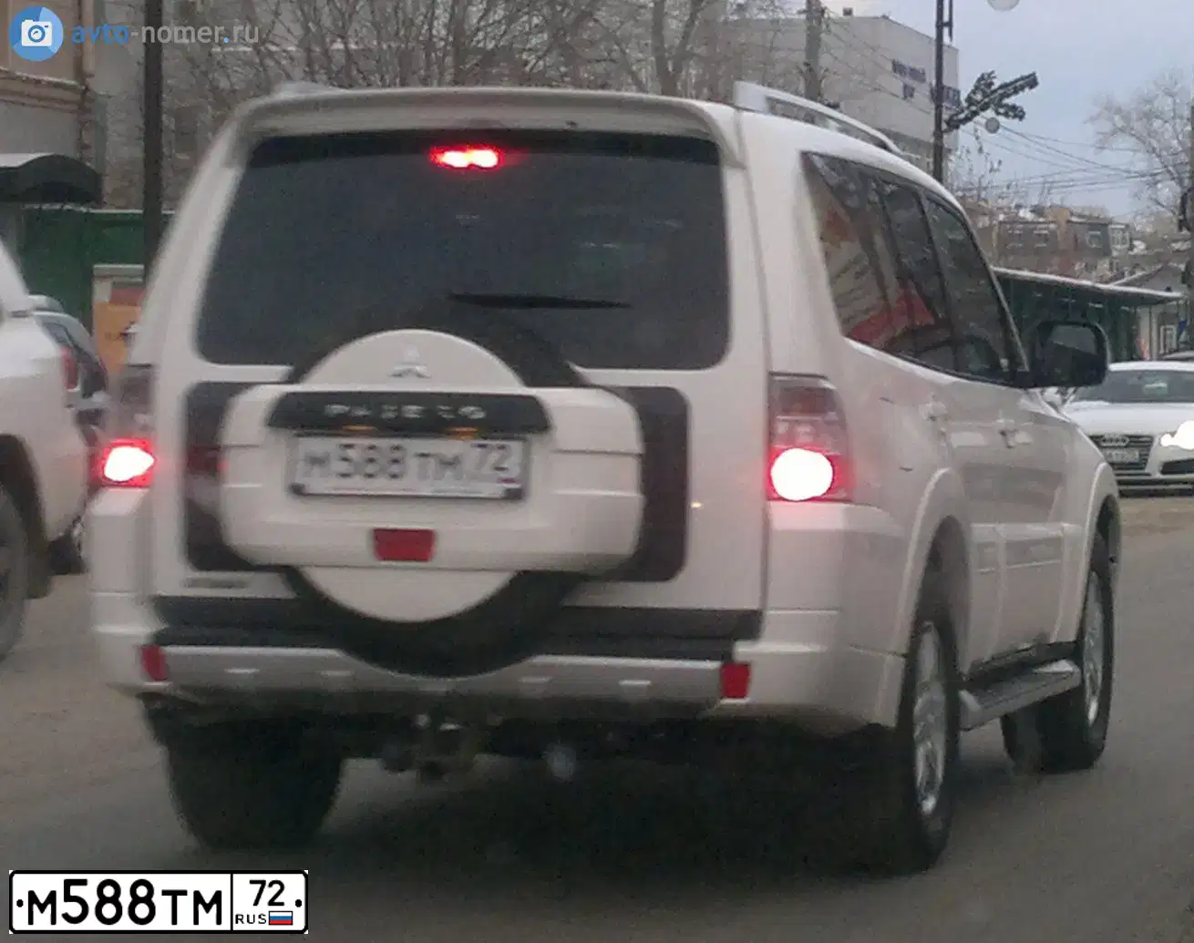 Фото автомобиля MITSUBISHI PAJERO, 2010 — госномер М588ТМ72. Цвет: БЕЛЫЙ