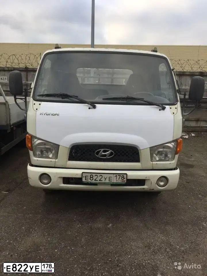 Фото автомобиля HYUNDAI MIGHTY, 2011 — госномер О384КЕ774. Цвет: Белый
