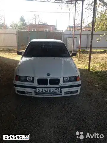 Фото автомобиля БМВ 318I, 1992 — госномер Н490ОВ193. Цвет: БЕЛЫЙ