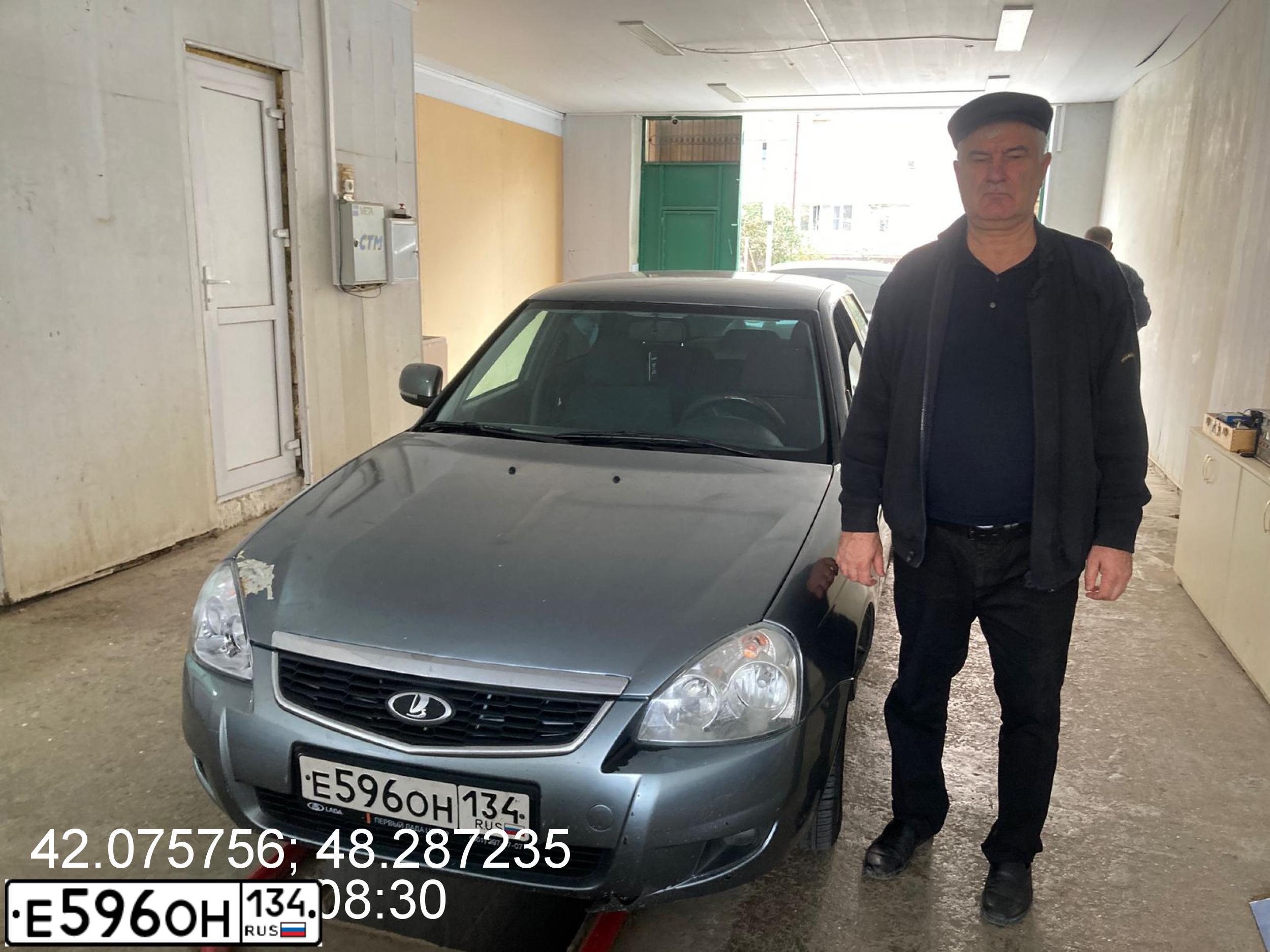Фото автомобиля LADA 2170 PRIORA, 2008 — госномер Х088ТТ05. Цвет: СРЕДНИЙ СЕРО-ЗЕЛЕН.МЕТАЛЛ