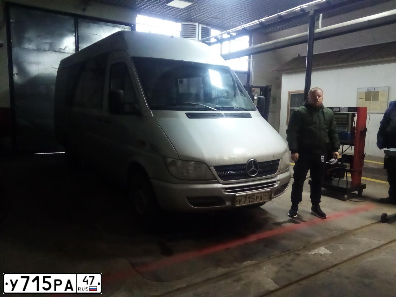 Фото автомобиля MERCEDES-BENZ SPRINTER, 2005 — госномер В834УК43. Цвет: СЕРЕБРИСТЫЙ