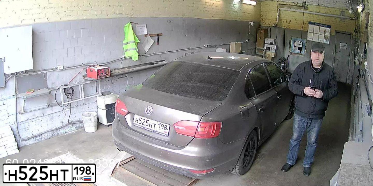 Фото автомобиля VOLKSWAGEN JETTA, 2012 — госномер С420ТА60. Цвет: Коричневый