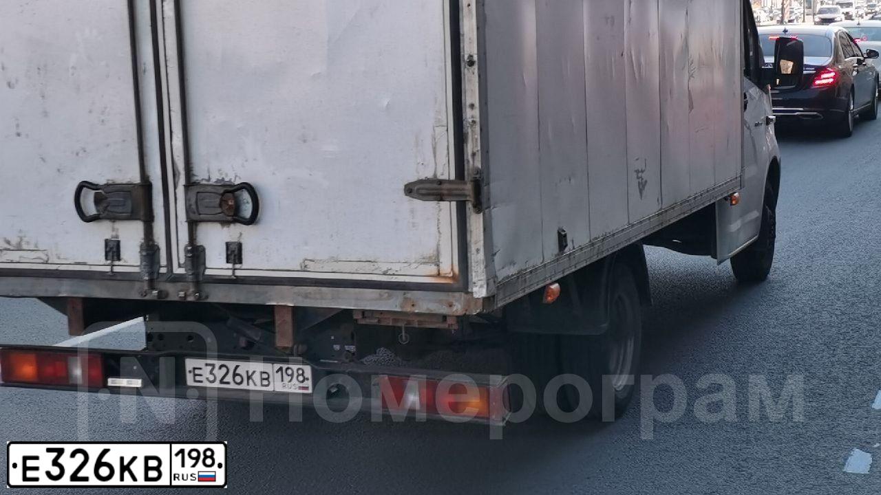Фото автомобиля GAZ GAZEL NEXT, 2019 — госномер Е326КВ198. Цвет: Белый