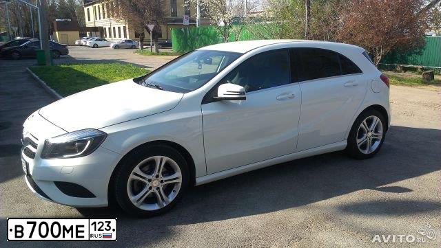 Фото автомобиля MERCEDES A-KLASSE, 2013 — госномер Т700МХ93. Цвет: БЕЛЫЙ