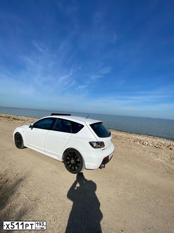 Фото автомобиля MAZDA 3, 2008 — госномер Х511РТ193. Цвет: Белый
