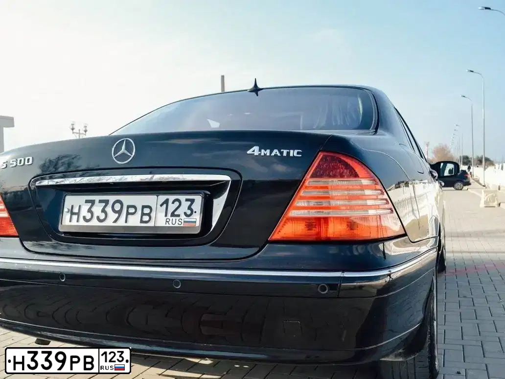 Фото автомобиля MERCEDES S-KLASSE, 2003 — госномер О353КЕ07. Цвет: ЧЕРНЫЙ