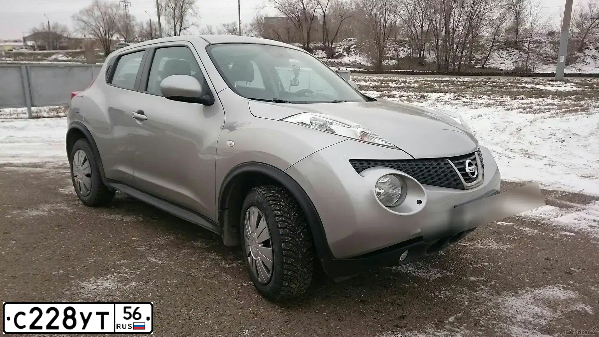 Фото автомобиля NISSAN JUKE, 2011 — госномер С228УТ56. Цвет: серебристый
