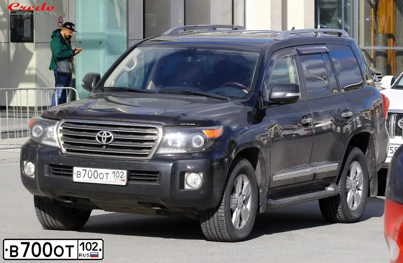 Фото автомобиля TOYOTA LANDCRUISER 200, 2014 — госномер Р767ВК27. Цвет: ЧЕРНЫЙ