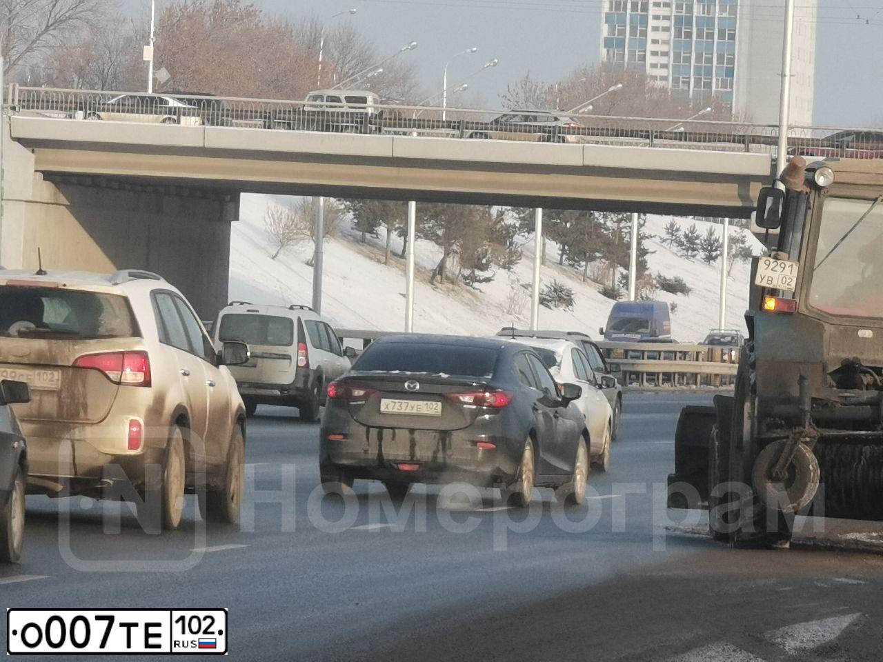 Фото автомобиля HYUNDAI I40, 2012 — госномер О007ТЕ102. Цвет: ТЕМНО-СЕРЫЙ