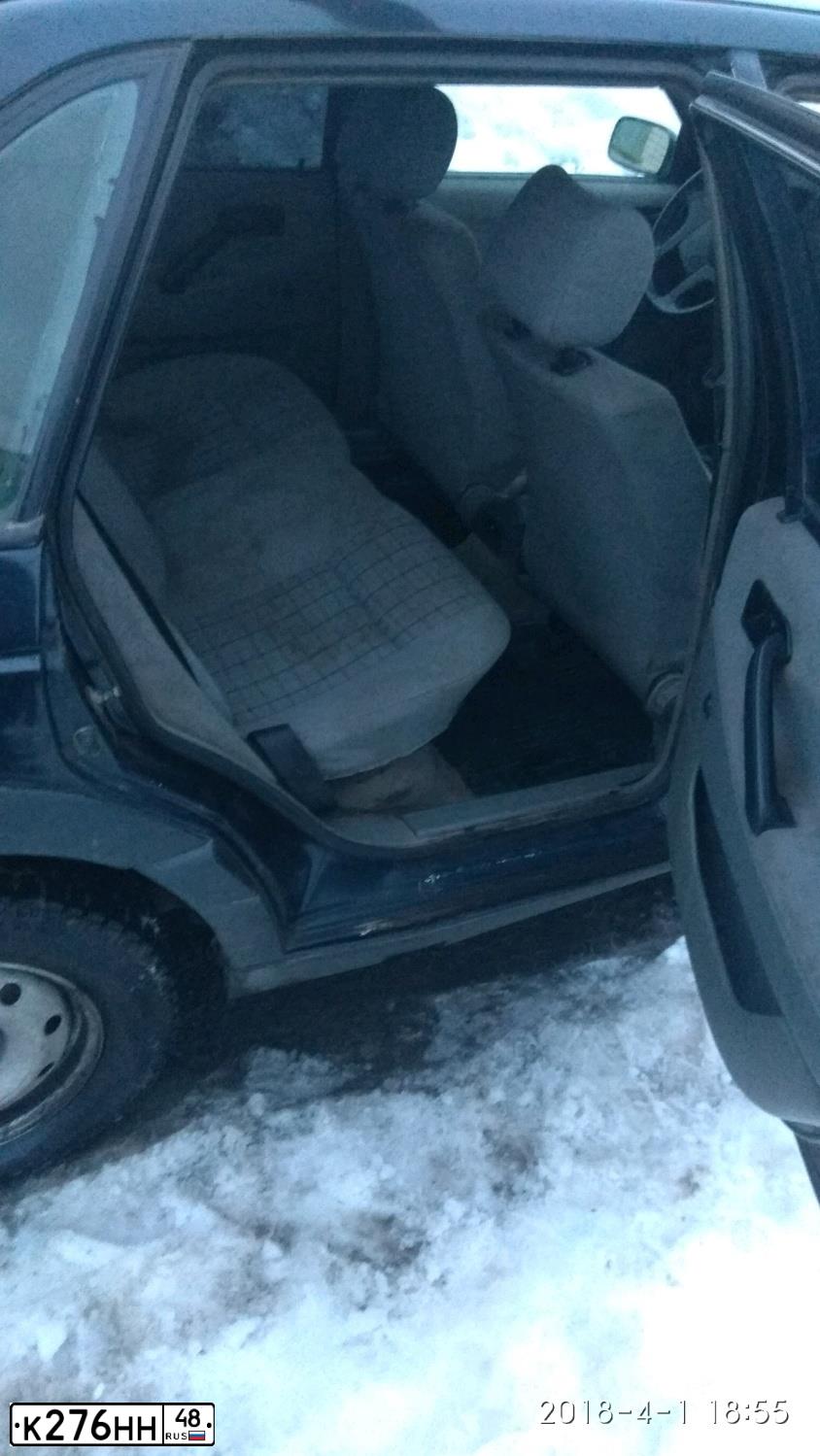 Фото автомобиля VOLKSWAGEN PASSAT, 1990 — госномер К276НН48. Цвет: ТЕМНО-СИНИЙ